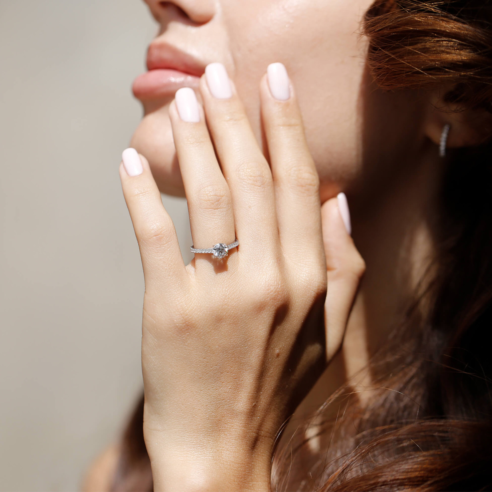 Round Diamond Engagement Ring with Scallop Set Diamond Band